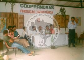 Assentamento do MST [sem identificação] (São Mateus-ES, set. 1990) [fotografia] / Fotógrafo(a) : Ana Justo. -- Ref.: BR-SPMST_MST-SN-CIN_AMP_000329-001586-ASS.