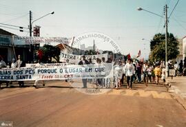 Caminhada do Pontal do Paranapanema (Presidente Prudente-SP, 24 jul. 1993) [fotografia] / Fotógrafo(a) : Bernardo Fernandes ; André Telles. -- Ref.: BR-SPMST_MST-SN-CIN_AMP_001429-011615-MAC.