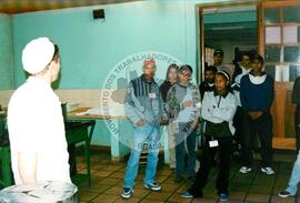 Curso de militantes de comunicação (Veranopólis-RS, 27 mai. 2002) [fotografia] / Fotógrafo(a) : Leticia Barqueta ; Carmen de Castro. -- Ref.: BR-SPMST_MST-SN-CIN_AMP_000837-005597-CUR.