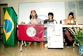 Márcia e Rosana em Encontro de Sistematização de Epxeriências (Nicarágua, 22 jun. 2002) [fotografia] / Fotógrafo(a) : Arquivo MST. -- Ref.: BR-SPMST_MST-SN-CIN_AMP_001053-008525-RIT.