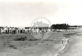Protesto contra a violência da PM na "Fazenda Annoni" (Rio Grande do Sul, 19 out. 1986) [fotografia] / Fotógrafo(a) : Jussara Veron. -- Ref.: BR-SPMST_MST-SN-CIN_AMP_000454-002662-AMT.