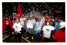 Encontro de Jovens do MST, na Ucicamp, 1o (Campinas-SP, 02 jul. 1999) [fotografia] / Fotógrafo(a) : Douglas Mansur. -- Ref.: BR-SPMST_MST-SN-CIN_AMP_000897-006328-ENJ.