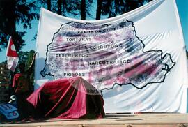 Inauguração do Monumento em homenagem a Antônio Tavares Pereira (Curitiba-PR, 01 mai. 2001) [fotografia] / Fotógrafo(a) : Leticia Barqueta. -- Ref.: BR-SPMST_MST-SN-CIN_AMP_001026-008036-ELF.