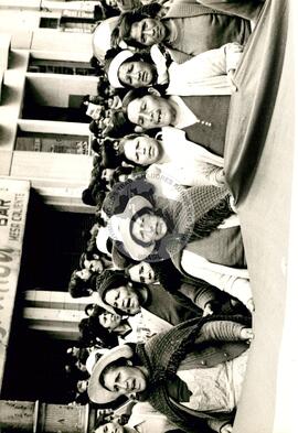 Comitê das Mães (Peru, [sem data]) [fotografia] / Fotógrafo(a) : Arquivo MST. -- Ref.: BR-SPMST_MST-SN-CIN_AMP_001084-008745-RIT.