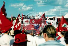 Congresso Nacional do MST, 3o (Distrito Federal (Brasil), 25 jul. 1995) [fotografia] / Fotógrafo(a) : Débora Lerrer. -- Ref.: BR-SPMST_MST-SN-CIN_AMP_000710-004471-CGR.