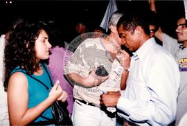 Manifestação na Praça da Sé (São Paulo-SP, [sem data]) [fotografia] / Fotógrafo(a) : Douglas Mansur ; Debora Lerrer. -- Ref.: BR-SPMST_MST-SN-CIN_AMP_000411-002451-AMT.