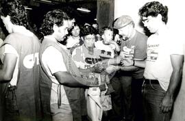 Congresso Nacional da CUT (CONCUT), 3o (Minas Gerais, 1988) [fotografia] / Fotógrafo(a) : Douglas Mansur. -- Ref.: BR-SPMST_MST-SN-CIN_AMP_000735-004809-CSS.