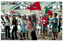 Encontro de Jovens do MST, na Ucicamp, 3o (Campinas-SP, 14 fev. 2001) [fotografia] / Fotógrafo(a) : Douglas Mansur. -- Ref.: BR-SPMST_MST-SN-CIN_AMP_000907-006976-ENJ.