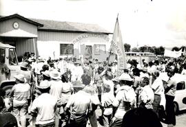 Manifestação na Prefeitura (Paraná, [sem data]) [fotografia] / Fotógrafo(a) : Arquivo MST. -- Ref.: BR-SPMST_MST-SN-CIN_AMP_000439-002551-AMT.