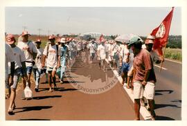 Marcha Nacional do MST (Goiânia-GO, abr. 1997) [fotografia] / Fotógrafo(a) : Arquivo MST ; Paulo P. Lima. -- Ref.: BR-SPMST_MST-SN-CIN_AMP_001407-011303-MAC.