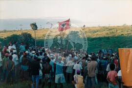 Romaria em homenagem as 350 famílias do KM 41 (São Mateus-ES, 10 jun. 1986) [fotografia] / Fotógrafo(a) : Maria de Fátima Ribeiro. -- Ref.: BR-SPMST_MST-SN-CIN_AMP_001959-015015-SPR.