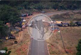 Acampamento "Florentina de Jesus" do MST na BR-158 (Goiás, 25 ago. 1992) [fotografia] / Fotógrafo(a) : Edvaldo Assis Melo. -- Ref.: BR-SPMST_MST-SN-CIN_AMP_000009-000063-ACP.