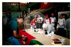 Encontro de Jovens do MST, na Ucicamp, 3o (Campinas-SP, 14 fev. 2001) [fotografia] / Fotógrafo(a) : Douglas Mansur. -- Ref.: BR-SPMST_MST-SN-CIN_AMP_000906-006905-ENJ.