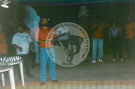 Delegação do MST em Cuba - 40º Aniversário da ANAP (Cuba, 15 mai. 1999) [fotografia] / Fotógrafo(a) : Nilton Viana. -- Ref.: BR-SPMST_MST-SN-CIN_AMP_001042-008325-RIT.