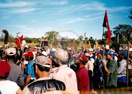 Assentamento "Tamarana" do MST (Paraná, [sem data]) [fotografia] / Fotógrafo(a) : Maria Luísa Mendonça. -- Ref.: BR-SPMST_MST-SN-CIN_AMP_000171-001210-ASS.
