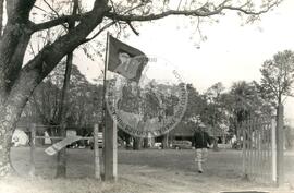 Ocupação Fazenda São Juvenal (Cruz Alta-RS, jul. 1987) [fotografia] / Fotógrafo(a) : Loir Gonçalves ; Luciane Schammer. -- Ref.: BR-SPMST_MST-SN-CIN_AMP_001846-014080-OCU.