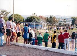 Chegada da Marcha Popular à Brasília (Brasília-DF, 07 out. 1999) [fotografia] / Fotógrafo(a) : Douglas Mansur. -- Ref.: BR-SPMST_MST-SN-CIN_AMP_001400-011217-MAC.
