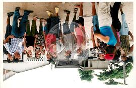 Semana Nacional de Cultura Brasileira e Reforma Agrária (Rio de Janeiro-RJ, 18 mar. 2002) [fotografia] / Fotógrafo(a) : João Laet. -- Ref.: BR-SPMST_MST-SN-CIN_AMP_001817-013404-NDT.