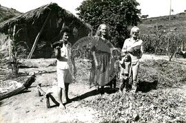 Assentamento "Fazenda Georgina" do MST (São Mateus-ES, nov. 1986) [fotografia] / Fotógrafo(a) : Maria de Fátima Ribeiro. -- Ref.: BR-SPMST_MST-SN-CIN_AMP_000324-001569-ASS.