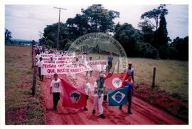 Manifestação contra a morte de Marcelino (Mato Grosso do Sul, [sem data]) [fotografia] / Fotógrafo(a) : Carlos Ferrari. -- Ref.: BR-SPMST_MST-SN-CIN_AMP_000613-003477-AMT.
