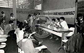 Entrevista coletiva com José Saramargo, Sebastião Salgado e Chico Buarque no "Espaço Urbano de Cinema" (São Paulo (Estado), 12 abr. 1997) [fotografia] / Fotógrafo(a) : Douglas Mansur. -- Ref.: BR-SPMST_MST-SN-CIN_AMP_000701-004176-ARV.