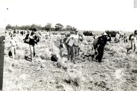 Ocupação em Santo Ângelo (Santo Ângelo-RS, 25 jul. 1988) [fotografia] / Fotógrafo(a) : Douglas Mansur. -- Ref.: BR-SPMST_MST-SN-CIN_AMP_001826-013897-OCU.