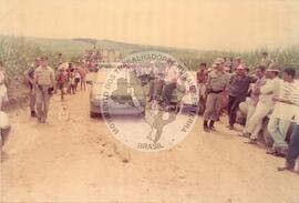 Despejo da Fazenda Boa Fé (Atalaia-AL, 25 abr. 1997) [fotografia] / Fotógrafo(a) : Robson Lima. -- Ref.: BR-SPMST_MST-SN-CIN_AMP_001742-012835-VPP.