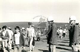 Protesto contra a violência da PM na "Fazenda Annoni" (Rio Grande do Sul, 02 out. 1986) [fotografia] / Fotógrafo(a) : Karine Emerich. -- Ref.: BR-SPMST_MST-SN-CIN_AMP_000452-002609-AMT.