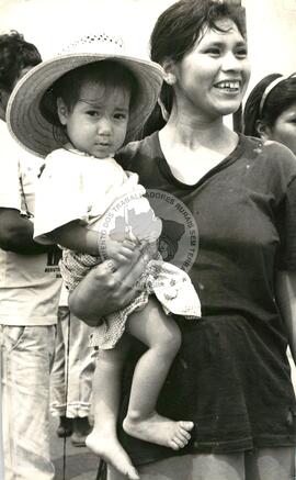Índios Caigangues em movimento unificado com o MST (Rio Grande do Sul, 1991) [fotografia] / Fotógrafo(a) : Arquivo MST. -- Ref.: BR-SPMST_MST-SN-CIN_AMP_000461-002697-AMT.