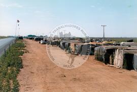 Acampamento "Dandara" do MST (Nova Olímpia-SP, [sem data]) [fotografia] / Fotógrafo(a) : Douglas Mansur. -- Ref.: BR-SPMST_MST-SN-CIN_AMP_000050-000463-ACP.
