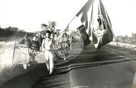 Caminhada (Mato Grosso do Sul, [sem data]) [fotografia] / Fotógrafo(a) : Arquivo MST. -- Ref.: BR-SPMST_MST-SN-CIN_AMP_001414-011438-MAC.