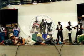 Encontro de Jovens do MST, na Ucicamp, 3o (Campinas-SP, 14 fev. 2001) [fotografia] / Fotógrafo(a) : Paulo Augusto. -- Ref.: BR-SPMST_MST-SN-CIN_AMP_000903-006742-ENJ.