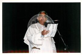 Mística de Abertura do Tribunal (Curitiba-PR, 02 mai. 2001) [fotografia] / Fotógrafo(a) : Douglas Mansur. -- Ref.: BR-SPMST_MST-SN-CIN_AMP_001917-014365-SJM.