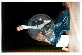 Mística de Abertura do Tribunal (Curitiba-PR, 02 mai. 2001) [fotografia] / Fotógrafo(a) : Douglas Mansur. -- Ref.: BR-SPMST_MST-SN-CIN_AMP_001917-014324-SJM.