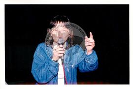 Encontro de Jovens do MST, na Ucicamp, 1o (Campinas-SP, 02 jul. 1999) [fotografia] / Fotógrafo(a) : Douglas Mansur. -- Ref.: BR-SPMST_MST-SN-CIN_AMP_000897-006346-ENJ.