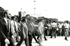 Manifestação contra visita do presidente de El Salvador (El Salvador, 20 jun. 1986) [fotografia] / Fotógrafo(a) : Regina Vilela. -- Ref.: BR-SPMST_MST-SN-CIN_AMP_001066-008631-RIT.