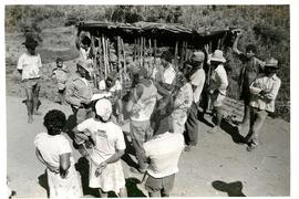 Assentamento "Novo Cruzeiro" do MST (Minas Gerais, mai. 1989) [fotografia] / Fotógrafo(a) : Douglas Mansur. -- Ref.: BR-SPMST_MST-SN-CIN_AMP_000333-001603-ASS.
