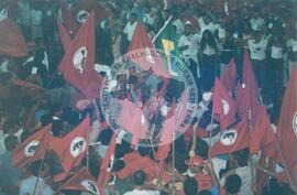 Encontro Estadual do MST, 10o (Belo Horizonte-MG, jan. 2002) [fotografia] / Fotógrafo(a) : Gildo Aguiar. -- Ref.: BR-SPMST_MST-SN-CIN_AMP_000934-007313-ENC.