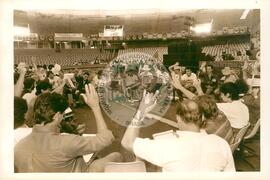 Congresso Nacional do MST, 2o (Distrito Federal (Brasil), 08 mai. 1990) [fotografia] / Fotógrafo(a) : Douglas Mansur ; Carlos Carvalho. -- Ref.: BR-SPMST_MST-SN-CIN_AMP_000703-004221-CGR.