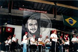Encontro de Jovens do MST, na Ucicamp, 3o (Campinas-SP, 14 fev. 2001) [fotografia] / Fotógrafo(a) : Michelle Cafaldo. -- Ref.: BR-SPMST_MST-SN-CIN_AMP_000905-006804-ENJ.