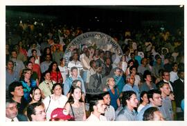 Tribunal Internacional dos Crimes do Latifúndio e da Política Governamental de Violação dos Direitos Humanos (Curitiba-PR, 02 mai. 2001) [fotografia] / Fotógrafo(a) : Douglas Mansur. -- Ref.: BR-SPMST_MST-SN-CIN_AMP_000134-000930-ACS.