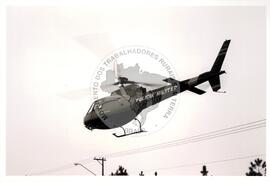 Greve na Ford (São Bernardo do Campo-SP, 1990) [fotografia] / Fotógrafo(a) : Roberto Parizotti. -- Ref.: BR-SPMST_MST-SN-CIN_AMP_000377-001972-AMT.