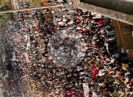 Manifestação pró Impechment - UNE E CUT (São Paulo (Estado), 25 ago. 1992) [fotografia] / Fotógrafo(a) : Juan Pezzeto. -- Ref.: BR-SPMST_MST-SN-CIN_AMP_000384-002104-AMT.