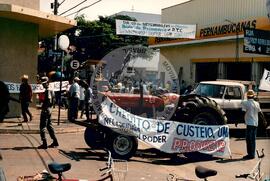 Caminhada (Promissão -SP, ago. 1992) [fotografia] / Fotógrafo(a) : Arquivo MST. -- Ref.: BR-SPMST_MST-SN-CIN_AMP_001420-011460-MAC.