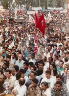 Manifestação pró Impechment - UNE E CUT (São Paulo (Estado), 25 ago. 1992) [fotografia] / Fotógrafo(a) : Juan Pezzeto. -- Ref.: BR-SPMST_MST-SN-CIN_AMP_000384-002057-AMT.