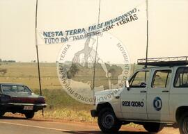 Caminhada do Pontal do Paranapanema (Presidente Prudente-SP, 24 jul. 1993) [fotografia] / Fotógrafo(a) : Bernardo Fernandes ; André Telles. -- Ref.: BR-SPMST_MST-SN-CIN_AMP_001429-011612-MAC.