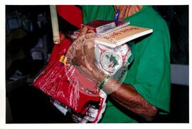 Chegada da Marcha Popular à Brasília (Brasília-DF, 07 out. 1999) [fotografia] / Fotógrafo(a) : Douglas Mansur. -- Ref.: BR-SPMST_MST-SN-CIN_AMP_001395-010976-MAC.