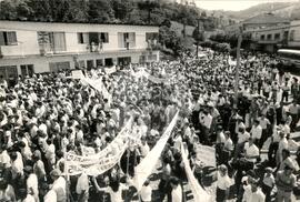 Romaria da Terra (Paraná, 27 jul. 1988) [fotografia] / Fotógrafo(a) : Douglas Mansur. -- Ref.: BR-SPMST_MST-SN-CIN_AMP_001969-015068-SPR.