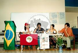 Márcia e Rosana em Encontro de Sistematização de Epxeriências (Nicarágua, 22 jun. 2002) [fotografia] / Fotógrafo(a) : Arquivo MST. -- Ref.: BR-SPMST_MST-SN-CIN_AMP_001053-008522-RIT.
