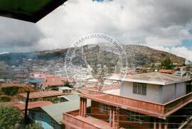 Viagem de Joelson, Ênio e João Pedro (Ásia, 1996) [fotografia] / Fotógrafo(a) : Lito Ocampo. -- Ref.: BR-SPMST_MST-SN-CIN_AMP_001137-009470-RIT.